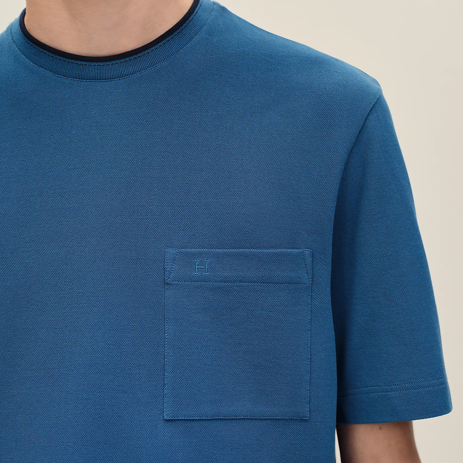 Футболка с карманом