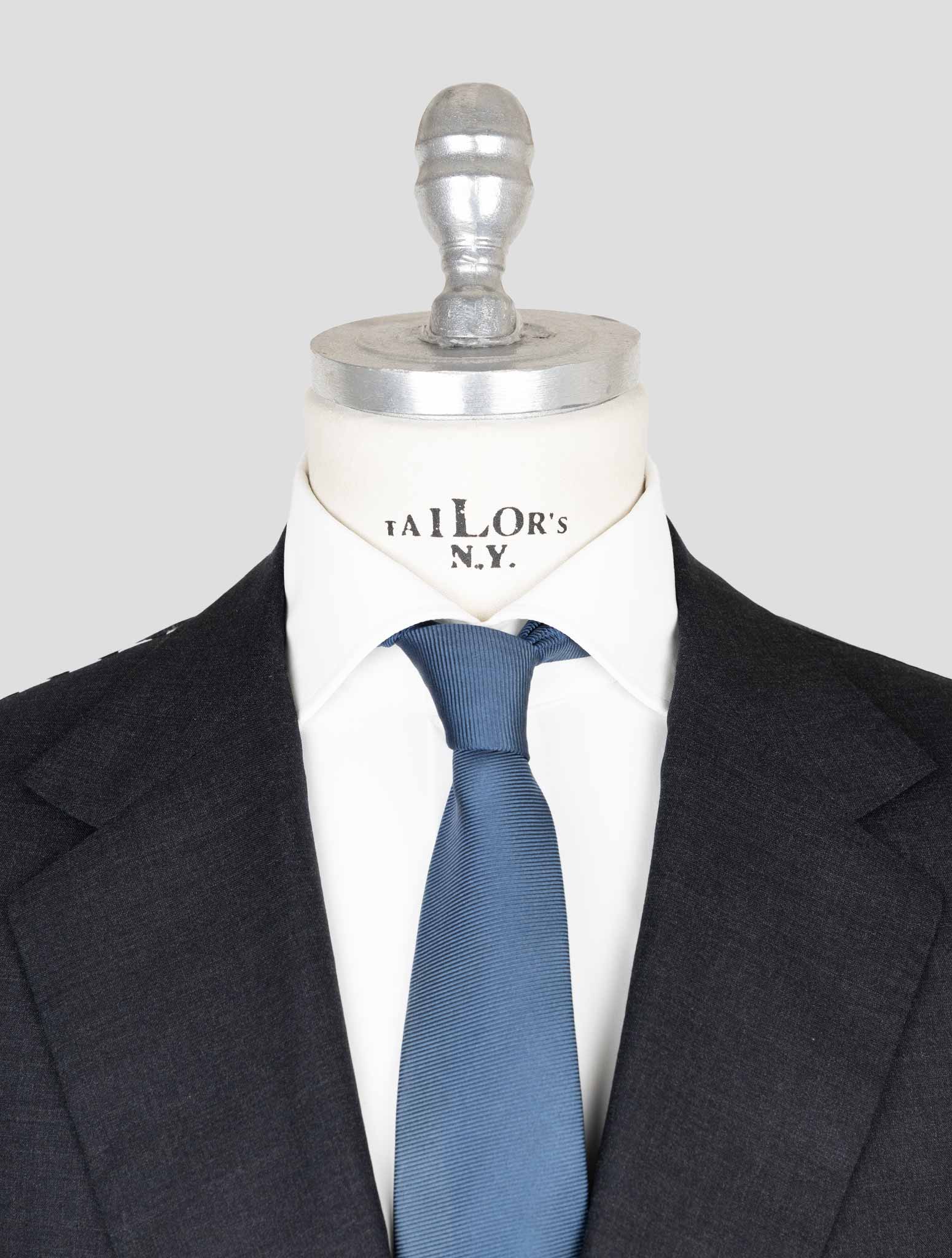 Серый двубортный костюм Kiton Knt из натуральной шерсти Pa Ea