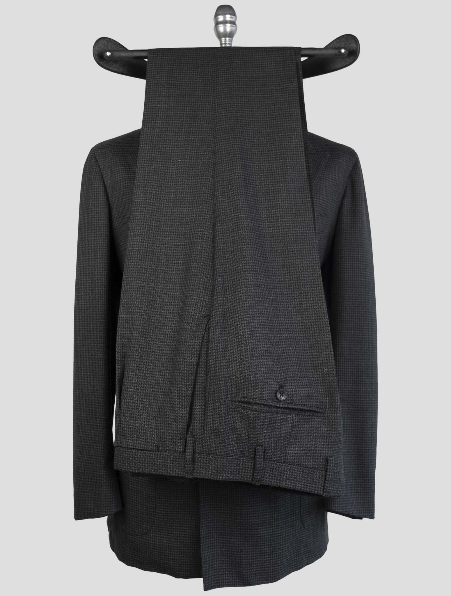 Двубортный костюм Kiton из натуральной шерсти и кашемира - итальянское производство